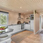 Сasa de vacaciones Two-bedroom With A Fireplace 05